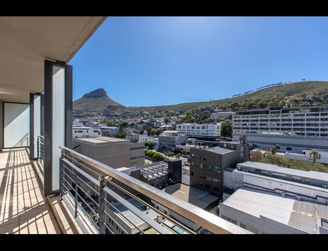 2 BEDROOM APARTMENT RENTED IN CAPE TOWN CITY CENTRE